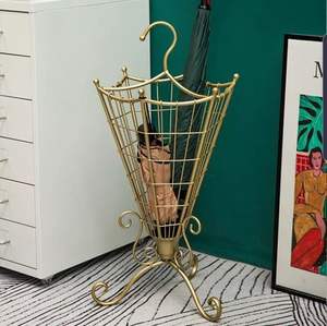 ขาตั้งร่มสำหรับทางเข้าฟาร์มที่มีโลหะแบบชนบทผุกร่อนและดีไซน์ของช่างฝีมือที่เหมาะสำหรับบ้านที่อบอุ่น - Product Image 6