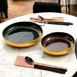 Bandeja Decorativa de Aluminio Metálico Texturizado con Patrón de Naturaleza Muerta, Diseño Tradicional, Multifuncional para el Hogar y Eventos, Abi Overseas - Product Image 4