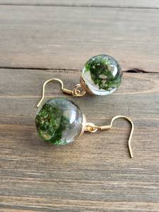 Boucles d'oreilles tendance en résine faites à la main pour femmes |   Style traditionnel vintage |   Bijoux légers pour mariage et fête - Product Image 6