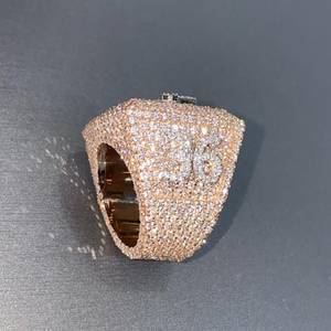 Anillo de lujo chapado en rodio, plata de ley 925, alto brillo, con diamantes de moissanita VVS en engaste pavé, para uso unisex en fiestas. - Product Image 4