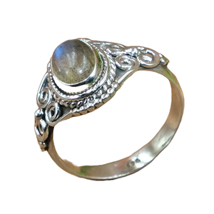 แหวนเงินแท้ 925 ประดับพลอยลาบราโดไรต์ธรรมชาติ ดีไซน์วินเทจโบโฮ งานแฮนด์เมด สำหรับผู้หญิง ของขวัญคริสต์มาส - Product Image 1