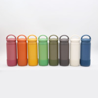 Protège-bouteille moderne en silicone Earth, diamètre 7,5xH5cm - Antidérapant et écologique