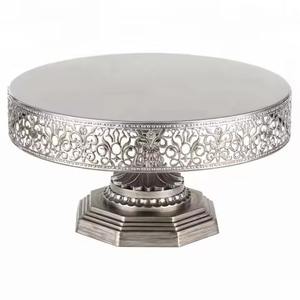 Soporte para Pastel de Tres Niveles de Acero Pulido con Base de Metal, Diseño Clásico para Uso en el Hogar y Restaurantes - Product Image 5