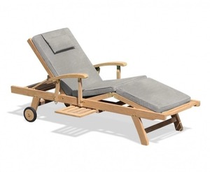 Chaise longue de luxe minimaliste en teck massif, inclinable, écologique, durable, résistante aux UV, pour extérieur, parc, bord de piscine, villa - Product Image 3
