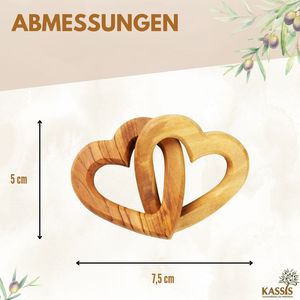Porte-clés en bois d'olivier avec cœurs entrelacés - un cadeau pour de multiples occasions - Product Image 4