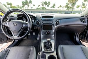 Hyundai Genesis Coupé 3.8 Track 2011 Usado en Buenas Condiciones - Product Image 4