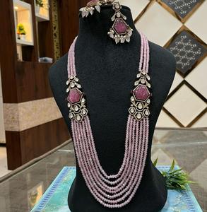 Ensemble de collier et de boucles d'oreilles de qualité supérieure, plaqué or, orné de pierres Kundan, pour collection de vêtements de mariage pour femmes - Product Image 2