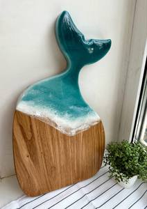 Magnifique planche à découper en résine et en bois faite à la main, durable, fonctionnelle et élégante pour les maisons modernes, les cuisines et les intérieurs rustiques - Product Image 3