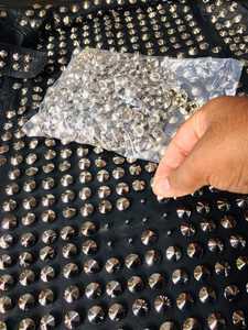 Chaqueta de Invierno Profesional Personalizada con Logotipo, Reversible, de Cuero Acolchado, Forro Polar Transpirable, Impermeable, con Capucha, Estilo Steampunk, con Tachuelas Plateadas - Product Image 2