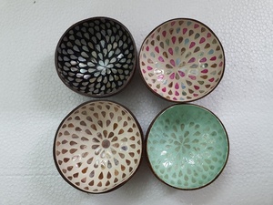 Top Seller Polished Colorful Polka Dots Eco-friendly <b>Coconut</b> <b>Shell</b> Bowl for Decor Dinnerware Sets Perfect for Presents Made - Product Image 5