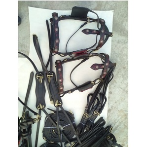 Ensemble de harnais de cheval intelligent en cuir pour un confort et un contrôle ultimes Ensemble de harnais de cheval conçu pour une course et une équitation sûres - Product Image 1