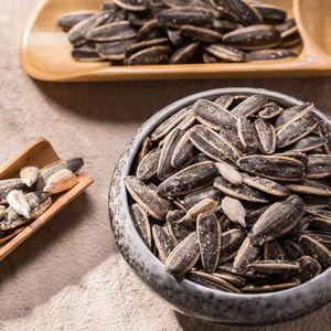 <span class=keywords><strong>Graines</strong></span> <span class=keywords><strong>de</strong></span> <span class=keywords><strong>tournesol</strong></span> bio séchées et grillées au sel - Nouvelle récolte - Snacks en vrac 10kg - Vente en gros - Diverses saveurs disponibles - Personnalisable - Product Image 3
