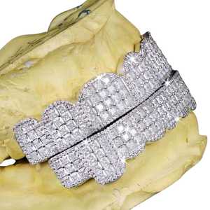 Grillz en Moissanite taille princesse en or 14K, bijoux de corps unisexe sertis à griffes, élégant et luxueux - Product Image 2