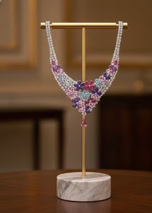 Conjunto de collar floral royale multicolor con diamantes americanos, hecho de cristal multicolor de primera calidad, elaborado a mano por artesanos expertos. - Product Image 3