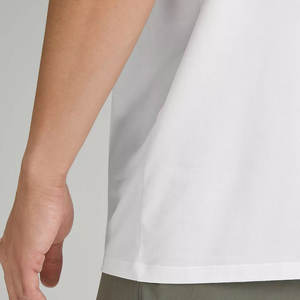 Camiseta sin mangas para hombre con logotipo totalmente personalizado para uso informal en exteriores Producto de alta demanda Camiseta sin mangas para gimnasio para hombre en colores sólidos - Product Image 4