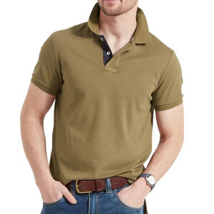 Cómoda camiseta Polo de algodón diseñada para hombres con ajuste moderno y tecnología de absorción de humedad perfecta para uso diario - Product Image 1