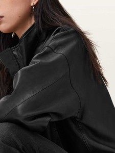 Veste universitaire en peau de mouton véritable pour femmes, col montant, noire, surdimensionnée, épaules tombantes, vêtements d'extérieur d'hiver, cadeau, doublure en coton brut - Product Image 6