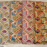 Tissu en crêpe naturel pur avec broderie imprimée, matériau de luxe imprimé par un créateur pour des saris, des costumes et des lehengas de qualité supérieure