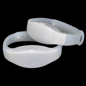 वाटरप्रूफ कस्टमाइज्ड आरफिड-एम्बेडेड स्मार्ट एलईडी इवेंट रिस्टबैंड-रिफाइड कनेक्शन और अनुभव - Product Image 5