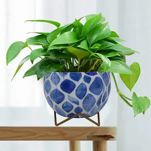 Regal Metal's Nouveau Style Moderne Sculpté À La Main Fer Jardinières De Jardin Pots De Fleurs pour La Maison Hôtel Restaurant Utiliser Meena Pot Design - Product Image 2