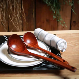 Ensemble d'ustensiles en bois de haute qualité pour la vaisselle, fabriqué à partir de matériaux naturels durables du Vietnam, vente en gros - Product Image 1