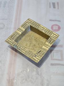 Nouveauté Cendrier en bois de forme carrée Accessoires pour fumeurs Cendrier Directement de l'usine - Product Image 4