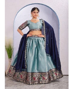 ชุดแต่งกายแบบดั้งเดิมของชาวอินเดียชุดพื้นเมืองที่สง่างามผ้าทอขอบใหญ่ทำจากผ้าไหม jequard แบบพิเศษ - Product Image 1