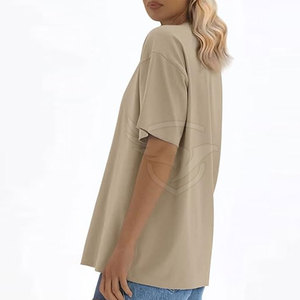 T-shirts à la mode pour femmes professionnelles de la meilleure qualité Logo et style personnalisés Vente en gros de T-shirts pour femmes les plus vendus - Product Image 3