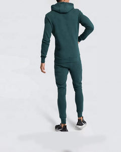 Venta al por mayor de chándal ligero de los hombres de ajuste cónico personalizado transpirable chándal suave mezcla de algodón con capucha sólido ecológico - Product Image 2