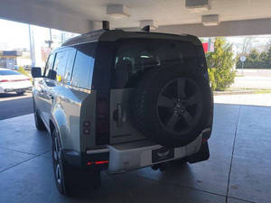 Land Rover Defender 110 P300 S 2024 Usado en Excelentes Condiciones - Product Image 6