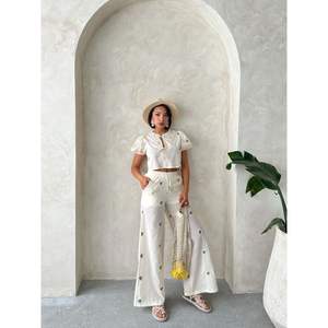 กางเกงปักลายผู้หญิงขายส่ง กางเกงสวยหรูสำหรับผู้หญิง - Product Image 3