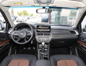 2022 Great Wall Wingle 7 4.1-6L 4WD Super Value Sedán de Cabina Larga con Volante a la Izquierda, Asientos de Cuero, Llantas de Aleación de Aluminio R17 - Modelo Superventas - Product Image 4