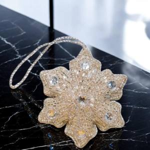 งานฝีมือประดับดอกไม้ด้วยดิ้นทองแบบแขวน |   ลูกปัดทองและด้ายโลหะประดับตกแต่งแบบแขวน งานหินประดับแบบซารี - Product Image 1