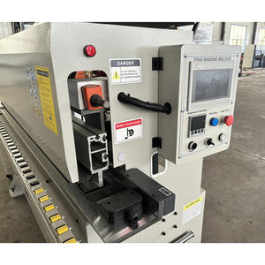 Machine de couverture de bord compacte la <span class=keywords><strong>plus</strong></span> rentable pour sceller un film PVC sur un bord de panneau de <span class=keywords><strong>bois</strong></span> - Product Image 3