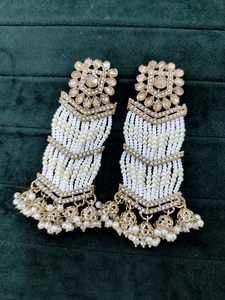 Pendientes de Perlas Antiguas en Oferta, Joyería Étnica de Circonio, Perlas de Aleación Chapadas en Oro, Forma de Campana, Estilo Colgante para Bodas - Product Image 2