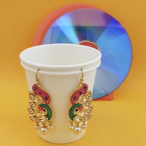 Boucles d'oreilles lustre paon Meenakari rose Urthn Fashions 1314410 - Product Image 1