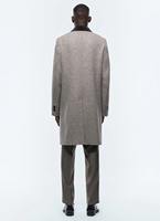 Manteau en laine respirant fabriqué en usine avec motif en chevrons, col tailleur, poches plaquées avec rabats, manteaux longs pour hommes