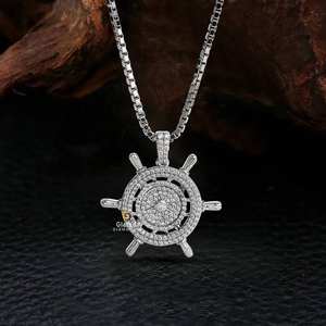 Collar con colgante de hip hop para volante helado en oro blanco de 10kt y diamantes cultivados en laboratorio de corte brillante redondo - Product Image 1