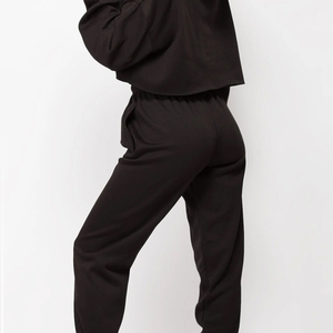 Nouveau Survêtement Élégant Logo Personnalisé Crop Tops Hoodies et Jogging Survêtement 2 Pièces Ensemble Femmes Survêtements pour Femmes Vente en Gros - Product Image 6