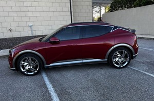 SUV Eléctrico de Alto Rendimiento Usado 2024 con Modo Boost, Motor Dual, Tracción en las Cuatro Ruedas, Transmisión Automática, Neumáticos R18, Asientos de Tela - Product Image 3