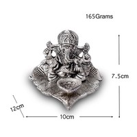Nouvel arrivage de Ganesha Diya en forme de feuille de métal plaqué argent fait à la main de 4 pouces pour les cadeaux et la décoration de la maison