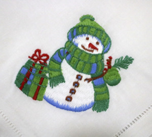 Serviette de table en tissu de coton personnalisée brodée Noël vert bonhomme de neige serviette de table ourlet serviettes de table maison hôtel événements vacances - Product Image 3