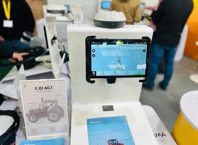 GPS Auto Steering System with Base Station for Sale Ideal for Precision Agriculture Field Navigation and Accurate Farming