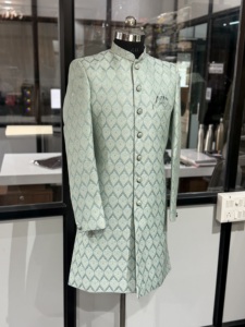 Sherwani pour homme en brocart vert olive avec col mandarin et longueur genou - Product Image 3