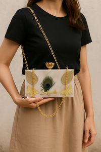 Pochette de luxe artisanale durable et écologique en bois et résine, motif à pois, sac à bandoulière ouvert avec chaîne, logo personnalisé - Product Image 4