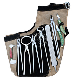Kit d'outils de maréchal-ferrant pour le sabotage : Tablier en cuir, pince à sabots, pince à clous, couteau à sabots, râpe, pince à tête ronde - Product Image 1