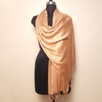 Écharpe Pashmina en rayonne colorée de haute qualité étoles châles Design uni bon marché et élégant pour les événements promotionnels et les cadeaux