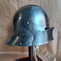 Casque Sallet allemand artisanal en acier doux découpé au die pour les reconstitutions historiques et l'exposition des collectionneurs