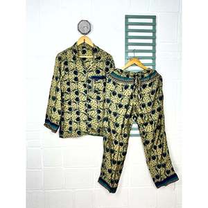 Conjunto de Pijama Langes ODM Sostenible de Seda Reciclada, Ligero y Transpirable - Product Image 1