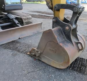 SANY Mini hydraulique chenille pelle cabine 4 cylindres Isuzu Turbo Diesel dents seau basses heures clé moteur moteur engrenage inclus - Product Image 3